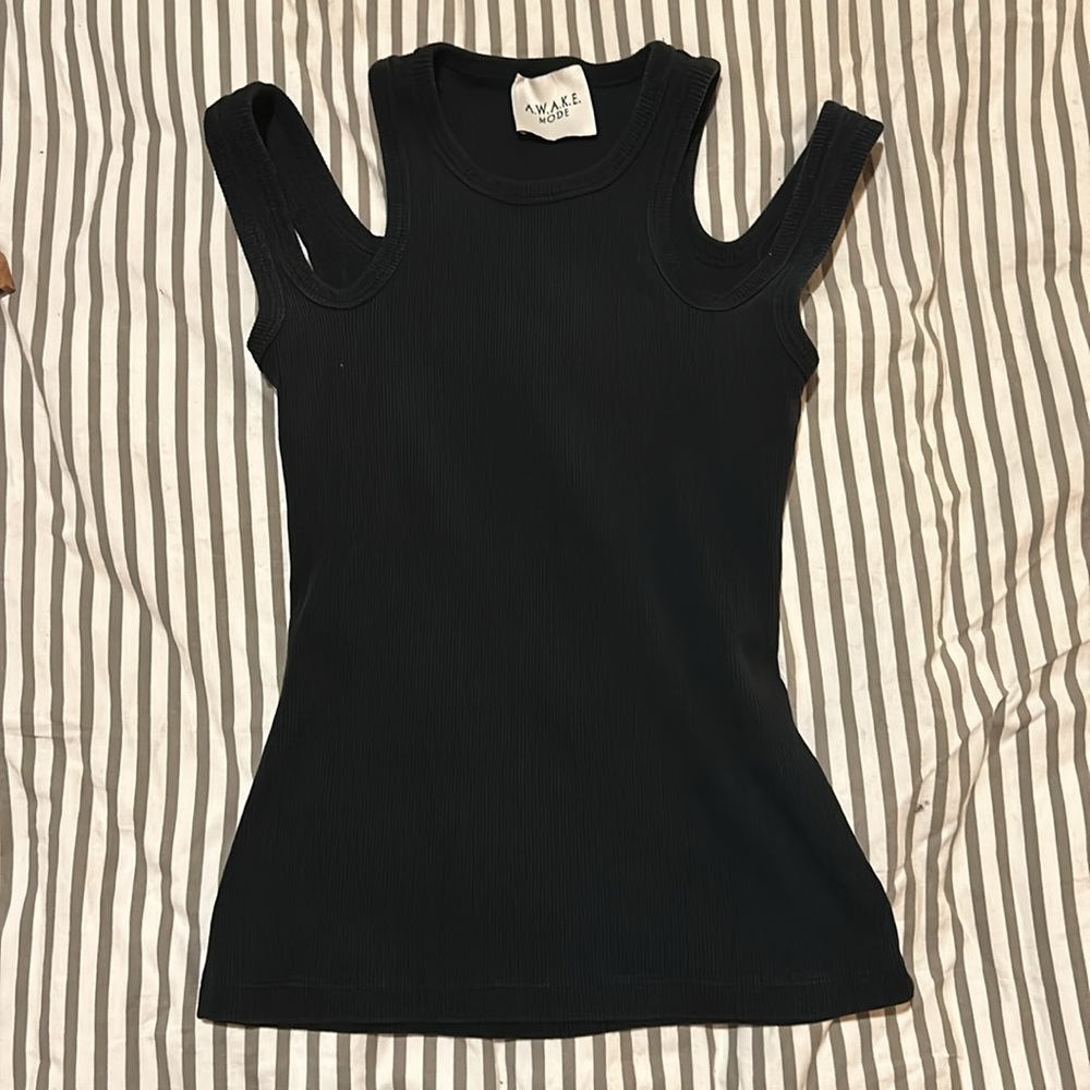 Awake Mode Multistrap Tank - Picture 3 of 5